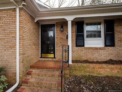 Front Porch/Entrance