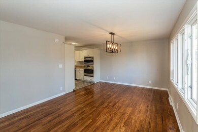 2741 Poplar Dr, Columbus, IN 47203 - photo 4