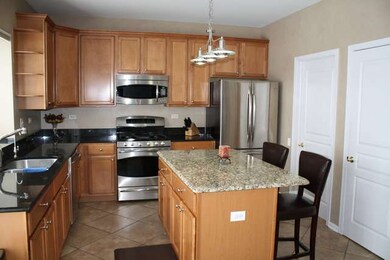 4350 Whitehall Ln, Algonquin, IL 60102 - photo 2