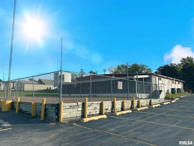 4908 N Pine St, Davenport, IA 52806 - photo 2