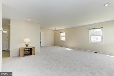 12107 Reardon Ln, Bowie, MD 20715 - photo 5
