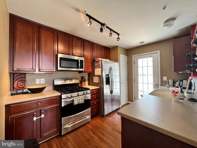 11207 Wortham Crest Cir unit 61, Manassas, VA 20109 - photo 6