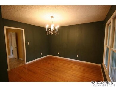 81 Forest Lake Dr, Asheville, NC 28803 - photo 5