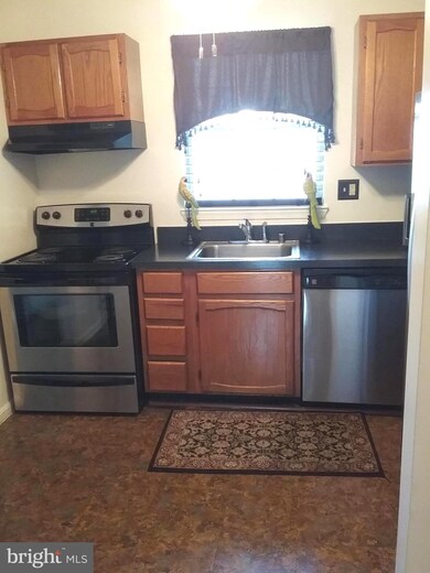 939 Saint Michaels Dr, Bowie, MD 20721 - photo 6