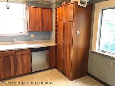 1516 N Genesee Dr, Lansing, MI 48915 - photo 5