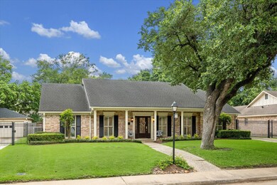 10115 Briar Rose Dr, Houston, TX 77042 - photo 2
