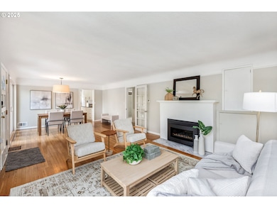 Living Room-Fireplace