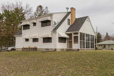 EXTERIOR REAR