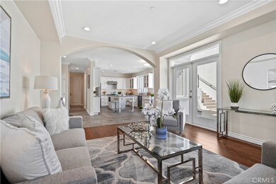 21488 1/2 Arcos Dr, Woodland Hills, CA 91364 - photo 2