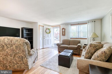 7512 Hillsway Ave, Parkville, MD 21234 - photo 6