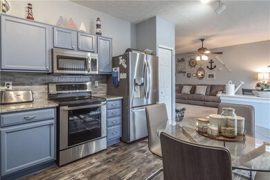 3204 Lodgepole Dr, Whiteland, IN 46184 - photo 6