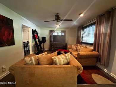 506 S 3rd St, Warner Robins, GA 31088 - photo 4