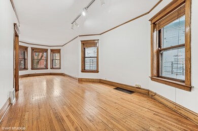 1447 W Roscoe St, Chicago, IL 60657 - photo 3