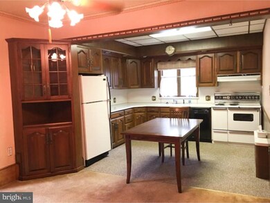 427 E Ridge St, Lansford, PA 18232 - photo 3