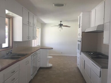 480 W Henderson Ave, Porterville, CA 93257 - photo 3