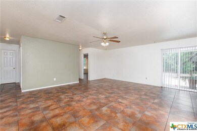 2413 Upland Bend Dr, Temple, TX 76502 - photo 4