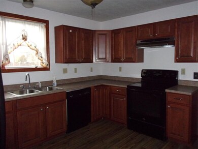 256 E Hill St, Wabash, IN 46992 - photo 6