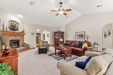 343 S Livingston Way, Grants Pass, OR 97526 - photo 6