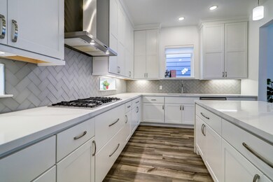 1432 W 34th 1 2 St, Houston, TX 77018 - photo 5