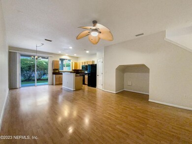 8881 Grassy Bluff Dr, Jacksonville, FL 32216 - photo 3