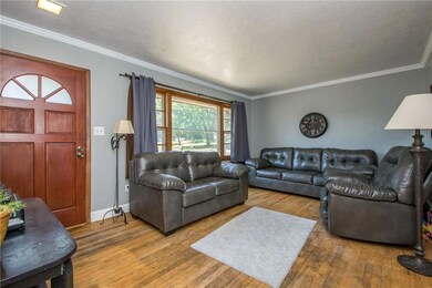 3010 E Douglas Ave, Des Moines, IA 50317 - photo 3