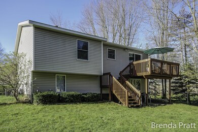 193 E Ash St, Cedar Springs, MI 49319 - photo 6