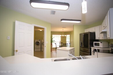 8048 Kilkelly Ln S, Jacksonville, FL 32244 - photo 4