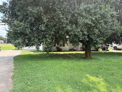 1011 Cumberland St unit 1013, Decherd, TN 37324 - photo 2