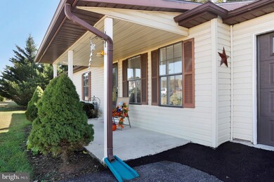 1525 Mark Dr, Chambersburg, PA 17201 - photo 2