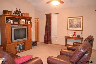 2402 S River Rock Dr, Papillion, NE 68046 - photo 6