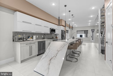 139 W Jefferson St, Philadelphia, PA 19122 - photo 4