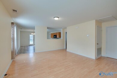 198 Cloverbrook Dr, Harvest, AL 35749 - photo 4