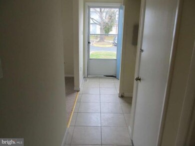 906 Portia Ct, Hyattsville, MD 20785 - photo 6