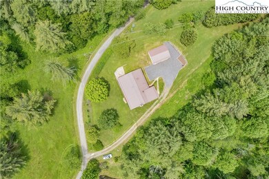 526 Knob Hill Dr, Todd, NC 28684 - photo 5