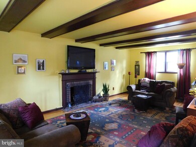 1700 Magnolia Ln, Norristown, PA 19403 - photo 3