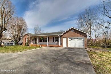03_EWalnutStreet_350_FrontRight
