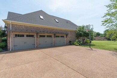 3 Car Garage