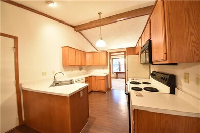 3020 Silver Fox Dr, Columbus, IN 47203 - photo 4