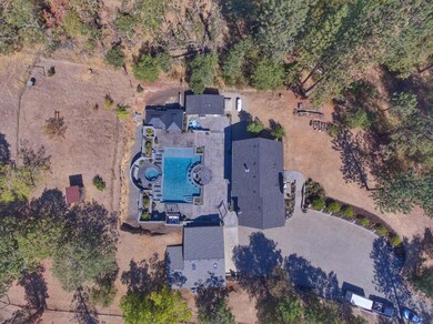 2135 Old Military Rd, Central Point, OR 97502 - photo 3