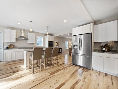 19 Commonwealth Ave, Barrington, RI 02806 - photo 3