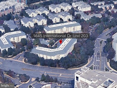 Lillian Court unit 203, McLean, VA 22102 - photo 4