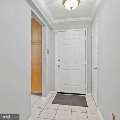 8 Russell Ave unit 202, Gaithersburg, MD 20877 - photo 2