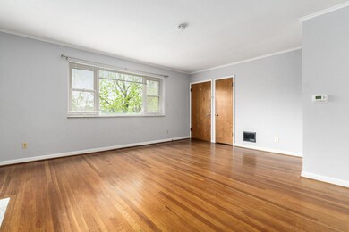 1630 Broadview Av - 034