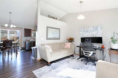 3417 E 53rd Ct, Des Moines, IA 50317 - photo 3