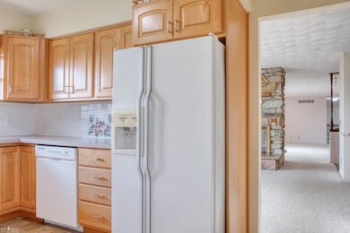 1932 E Hibbard Rd, Owosso, MI 48867 - photo 4