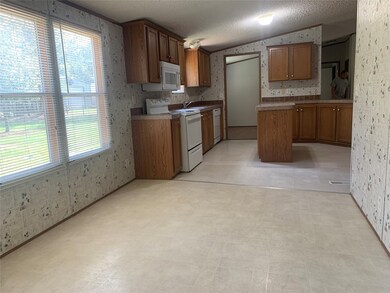 9650 Creek Vista Ln, Willis, TX 77378 - photo 7