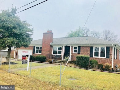 5830 Arnet St, Falls Church, VA 22041 - photo 3