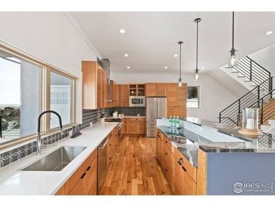 Thermador 6 burner stove, pull out pantry shelves