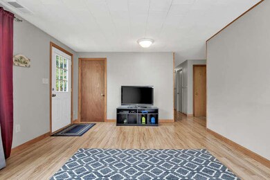 26 Daniel St Gorham ME 04038-small-008-0