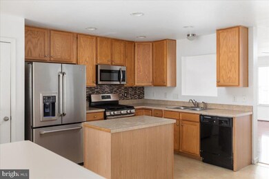 319 Scarboro Dr, Bunker Hill, WV 25413 - photo 3